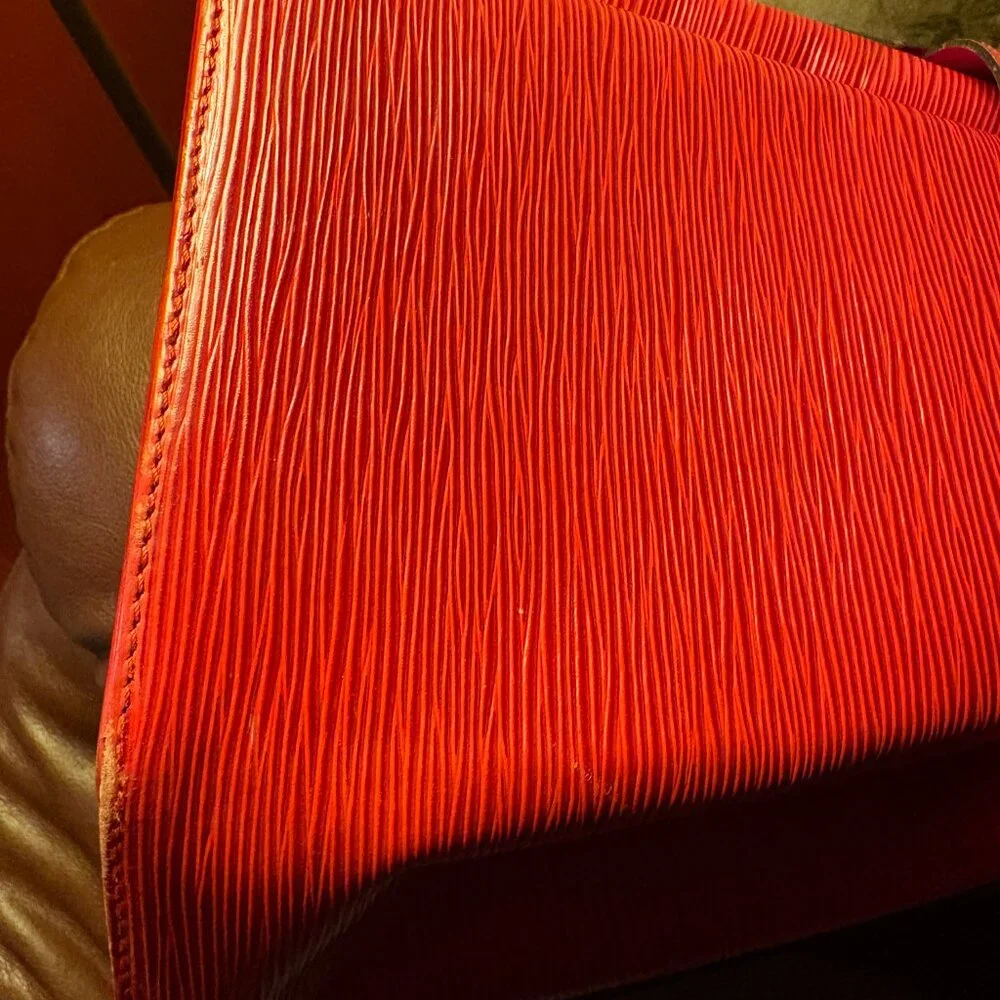 LOUIS VUITTON Epi Sac Depaule GM Shoulder Bag Red M80207 LV Auth 131025 - Picture 3 of 16